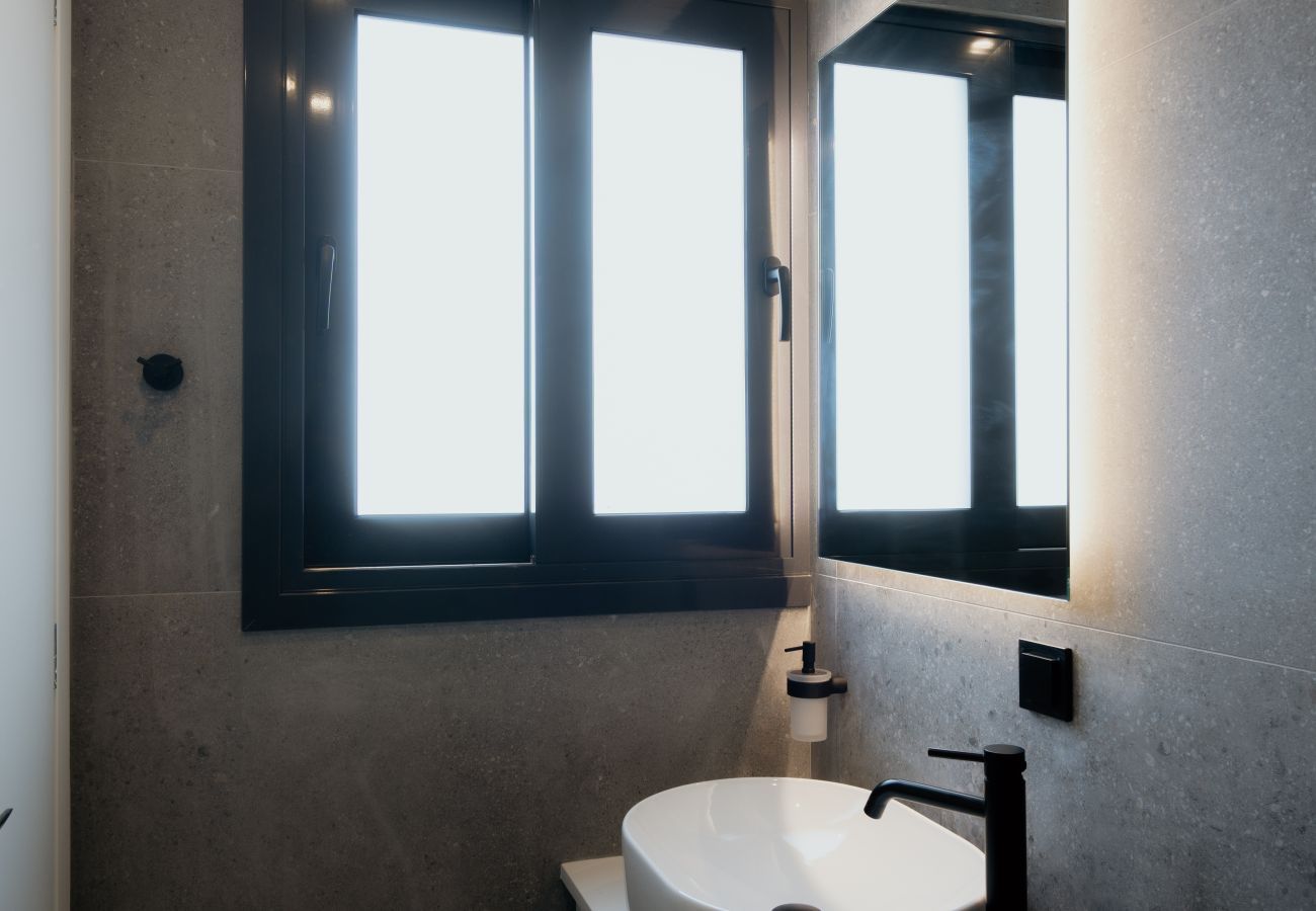 Apartment in Piraeus - Andros luxury Apartment in Pireaus with Parking