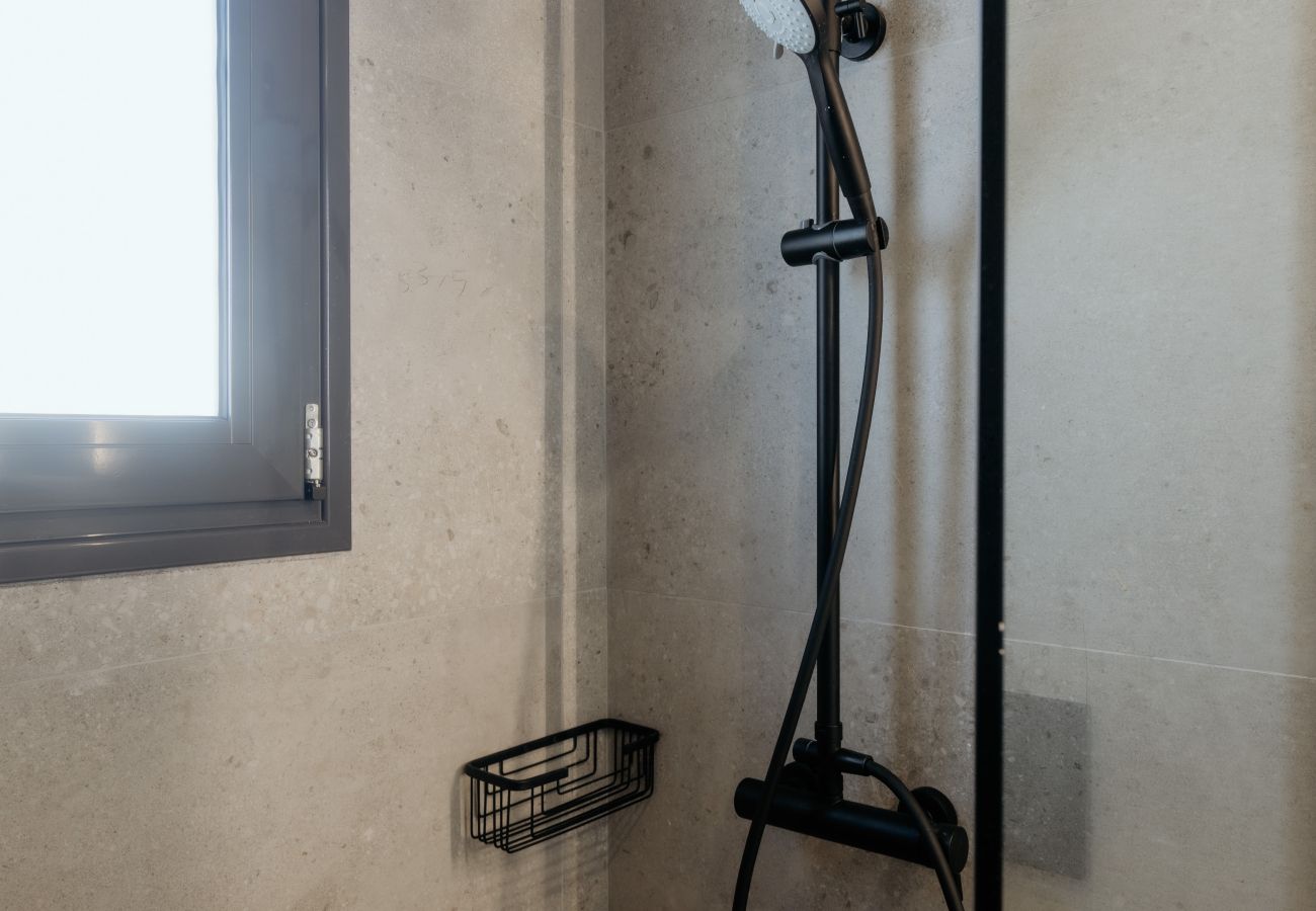 Apartment in Piraeus - Ithaca luxury Apartment in Pireaus with Parking