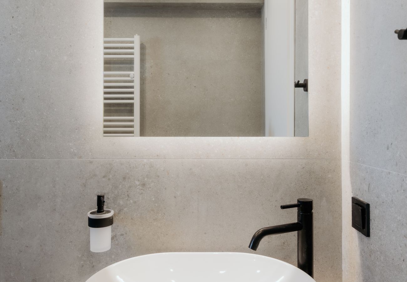 Apartment in Piraeus - Ithaca luxury Apartment in Pireaus with Parking