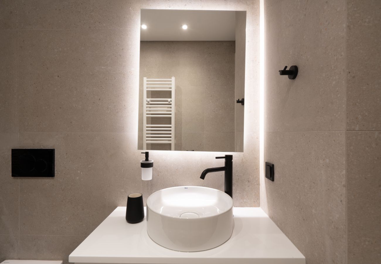 Apartment in Piraeus - Ithaca luxury Apartment in Pireaus with Parking