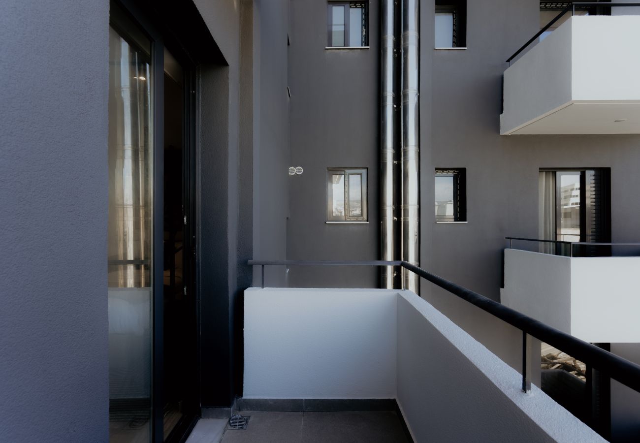 Apartment in Piraeus - Ithaca luxury Apartment in Pireaus with Parking