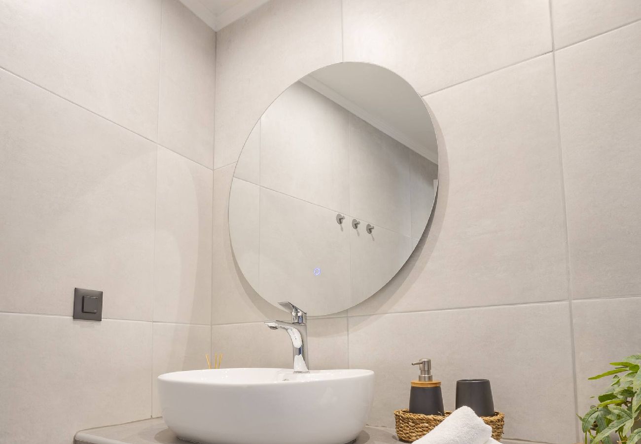 House in Chania - Comfinest house with jacuzzi in Chania old harbour