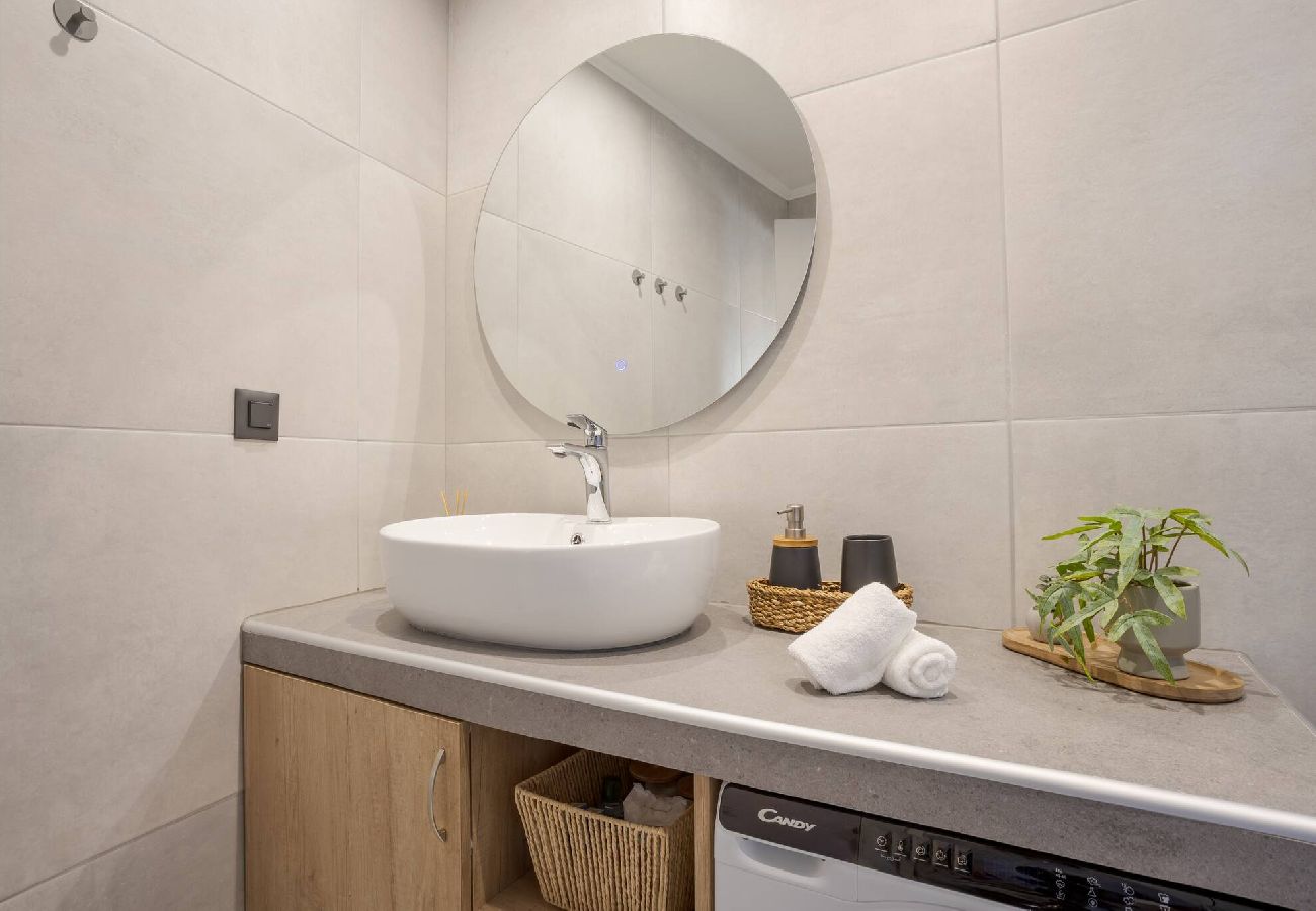 House in Chania - Comfinest house with jacuzzi in Chania old harbour