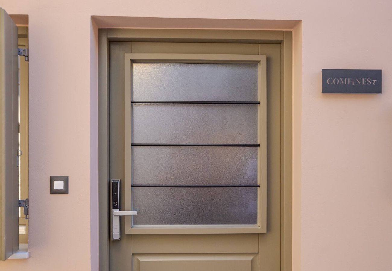 House in Chania - Comfinest house with jacuzzi in Chania old harbour