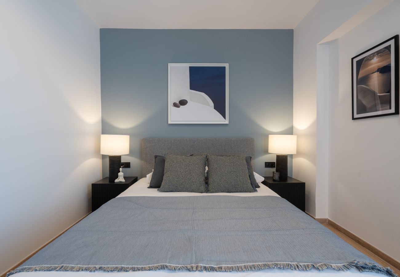 Apartment in Piraeus - Santorini luxury Apartment in Pireaus with Parking