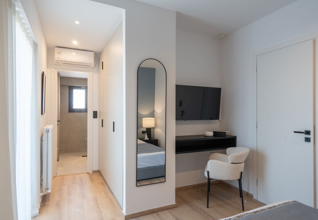 Apartment in Piraeus - Santorini luxury Apartment in Pireaus with Parking