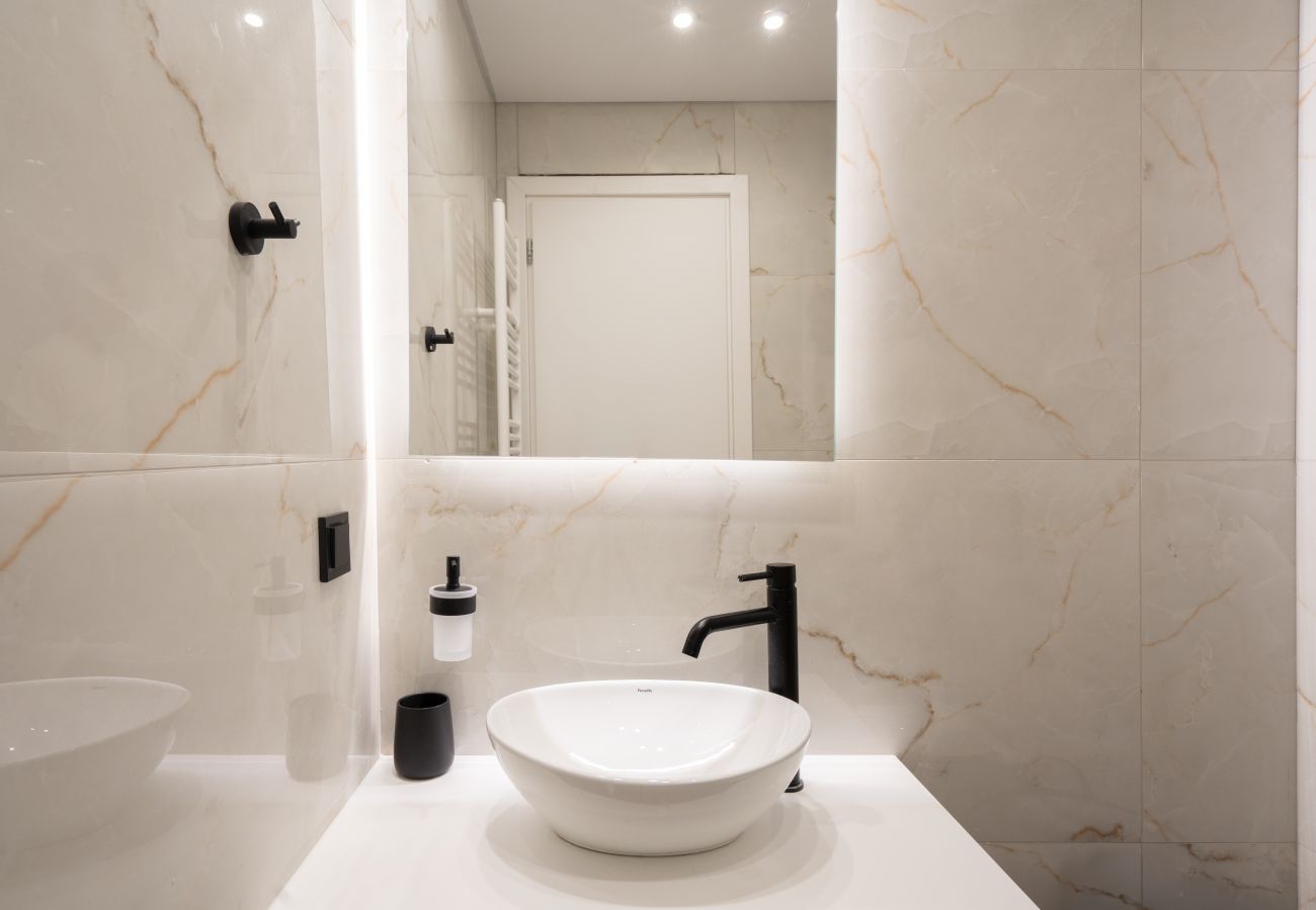 Apartment in Piraeus - Rhodes luxury Apartment in Pireaus with Parking