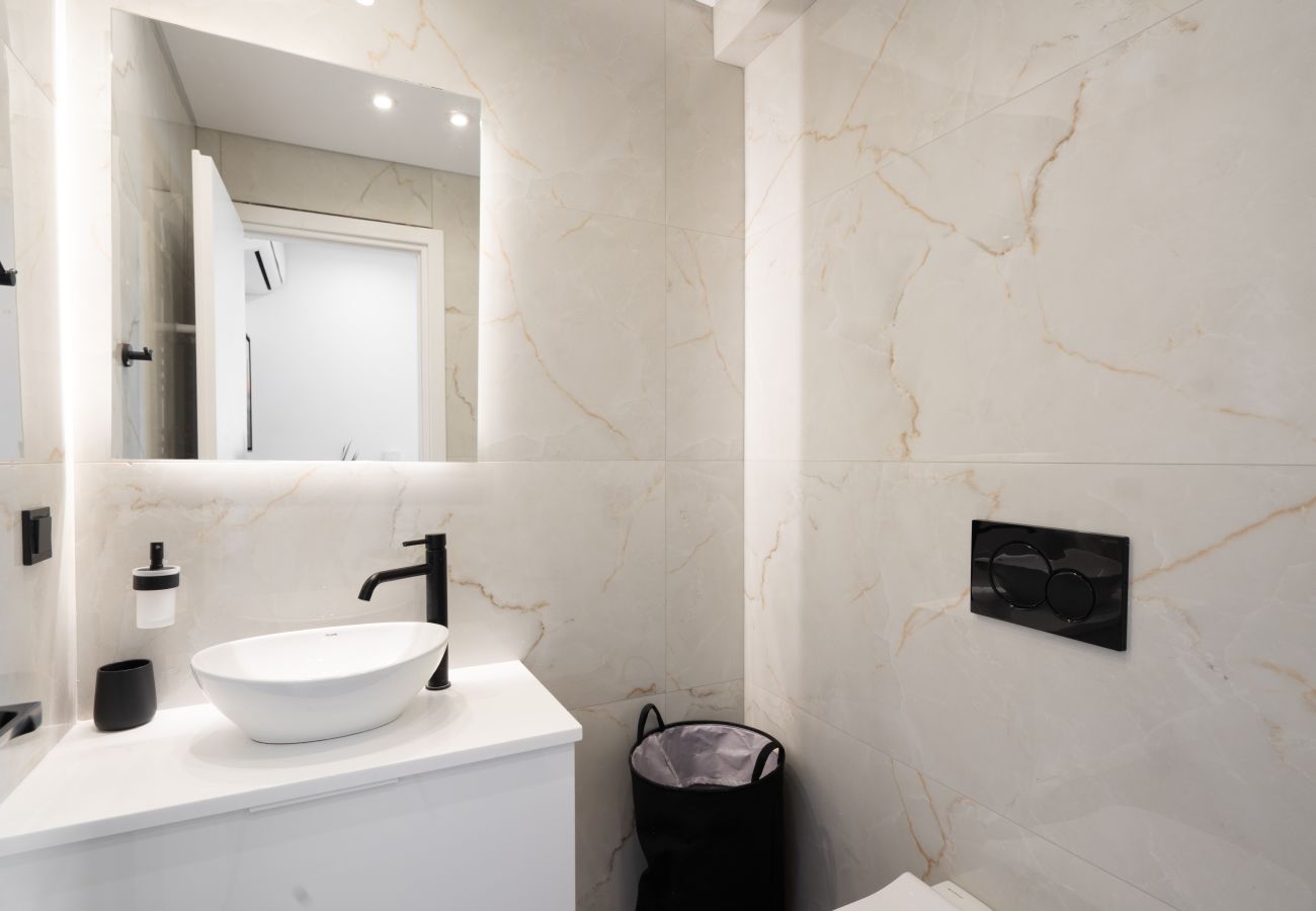 Apartment in Piraeus - Rhodes luxury Apartment in Pireaus with Parking