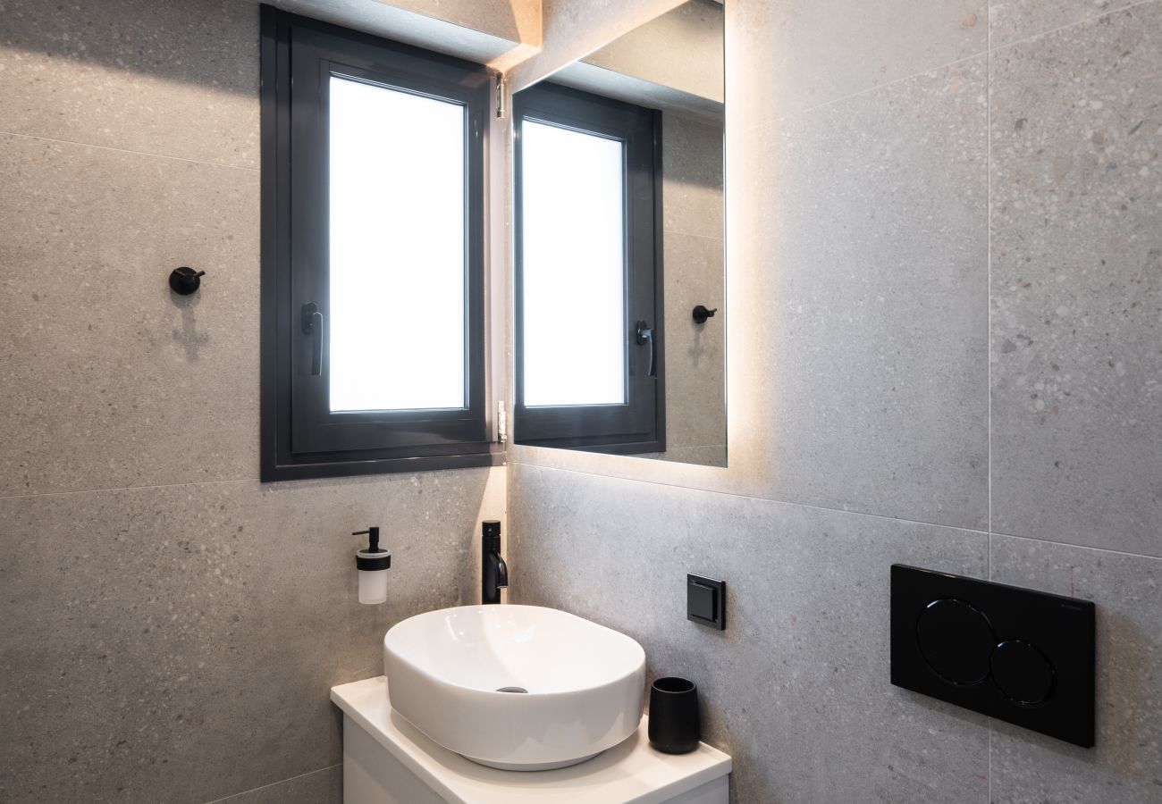 Apartment in Piraeus - Rhodes luxury Apartment in Pireaus with Parking