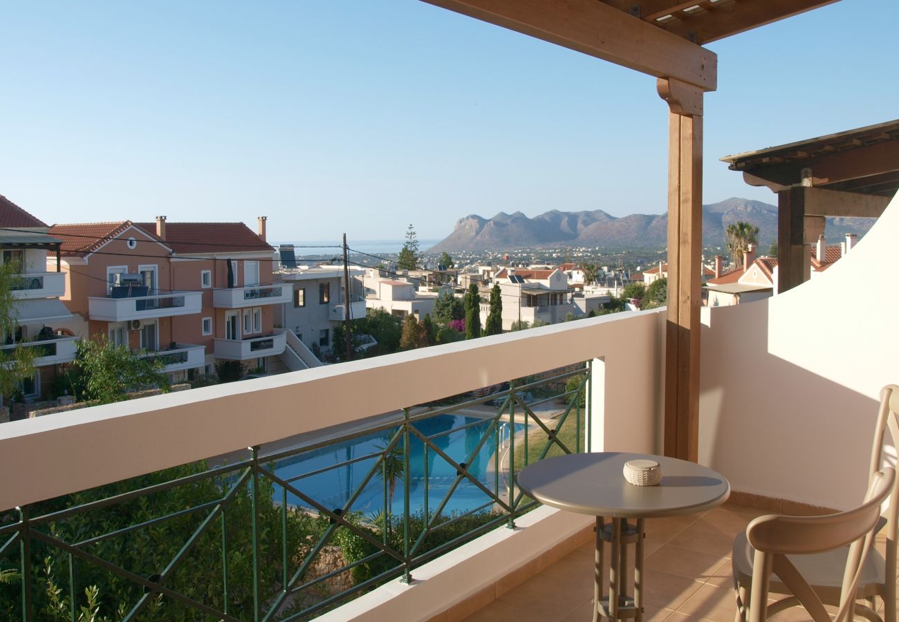 House in Akrotiri - Charming 2BR Maisonette Near Sandy Beaches 