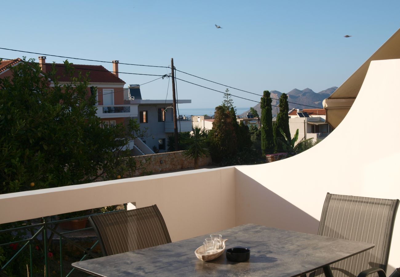 House in Akrotiri - Charming 2BR Maisonette Near Sandy Beaches 
