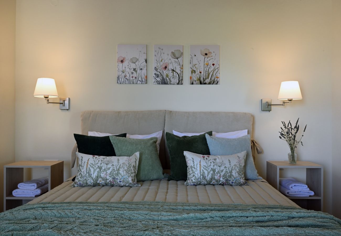 Villa in Akrotiri - AROMELIA LUXURY VILLAS
